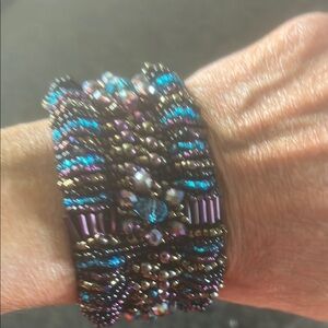 Vibrant Beaded Bracelet with Blue and Purple Highlights